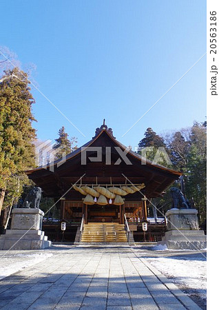 信州　諏訪　諏訪大社　諏訪神社の総本山　下社秋宮　神楽殿　正面縦 20563186