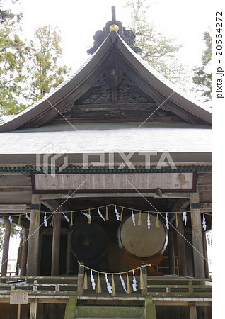 信州　諏訪　諏訪大社　諏訪神社の総本山　正面拡大縦　上社本宮神楽殿　国重要文化財 20564272
