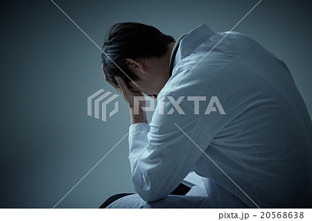 落込む医者 落込む医者 20568638