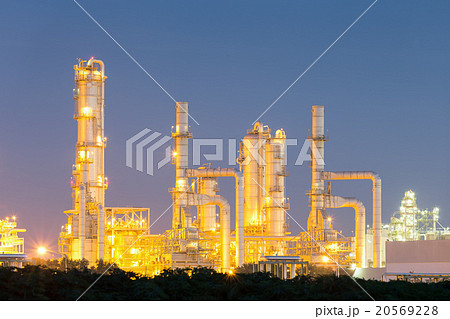 Oil refinery factory 20569228