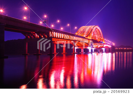 Banghwa bridge at night in Seoul,Korea Banghwa bridge at night in Seoul,Korea 20569923