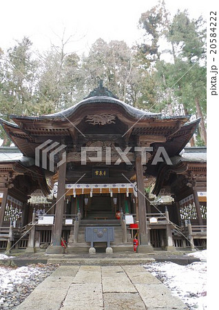 信州諏訪の神さま 手長(てなが)神社 拝殿正面縦 江戸時代の建築物のある神社 信州諏訪の神さま 手長(てなが)神社 拝殿正面縦 江戸時代の建築物のある神社 20584222