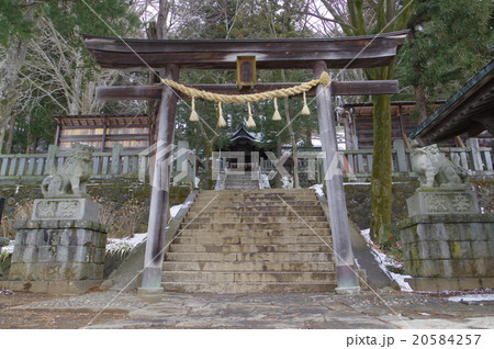 信州諏訪の神さま　手長（てなが）神社入口・鳥居　江戸時代の建築物のある神社 20584257