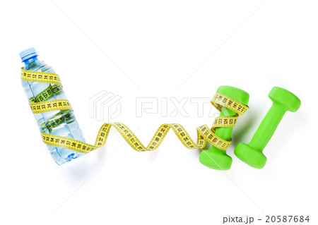 Dumbbells, water and tape measure 20587684