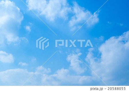 空　雲　青い空　白い雲　合成用背景素材　写真素材　コピースペース 20588055