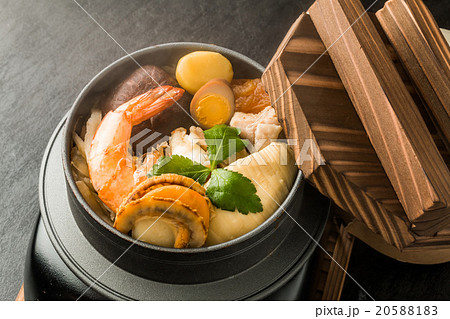 一般的な釜めし　Pot meal(kamameshi)japanese food 20588183