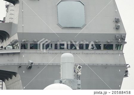 いずも 護衛艦 横浜 大桟橋 いずも 護衛艦 横浜 大桟橋 20588458