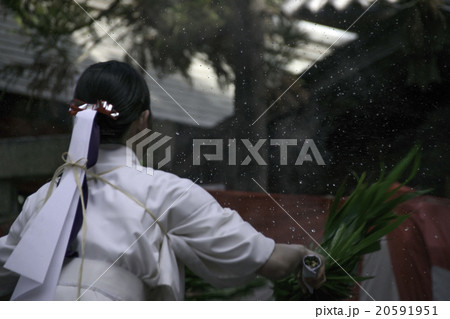 一年の豊穣を願う「湯立て神事」 一年の豊穣を願う「湯立て神事」 20591951