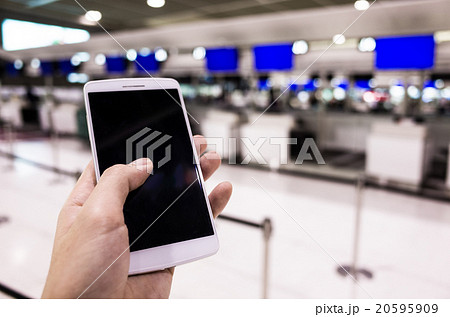 空港とスマートフォン 20595909