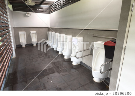 Men toilet 20596200