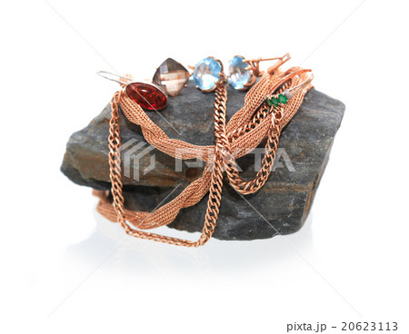Jewelry On Stone Jewelry On Stone 20623113