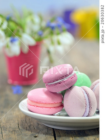 still life with macaroons and spring flowers still life with macaroons and spring flowers 20630382