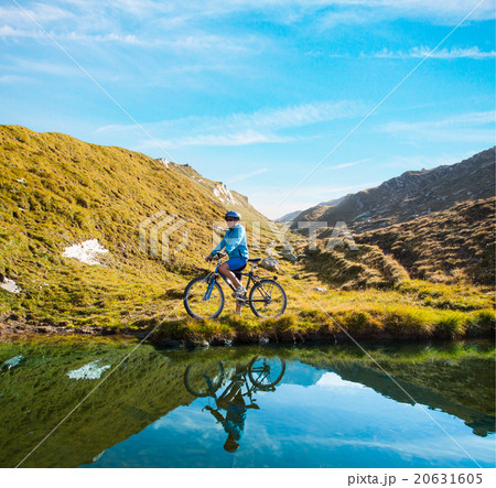 Cyclist woman in hight mountais 20631605