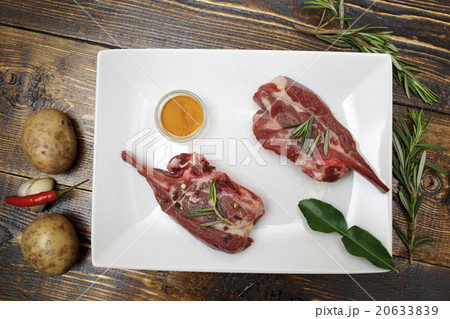 fresh mutton, potatoes and spices 20633839