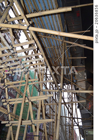 香港 竹製の建築現場足場の写真素材