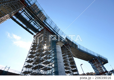 高速道路のジャンクションの工事現場 20639016