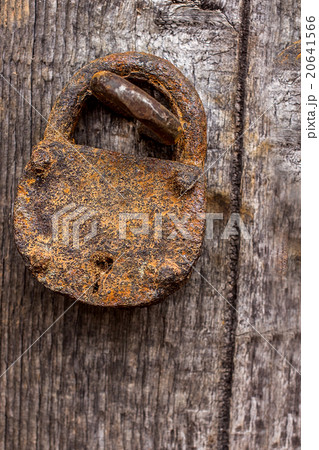 Old rusty lock 20641566