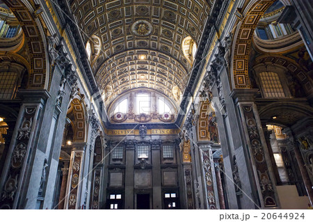 Italy. Rome. Vatican. St Peter's Basilica. Indoor  20644924