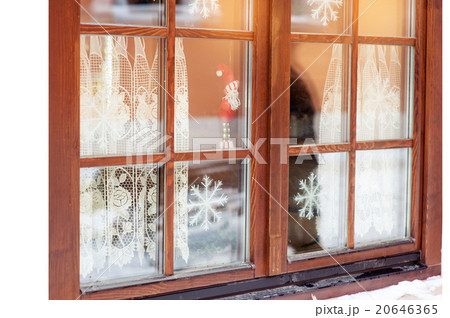 window decorated with snowflakes 20646365