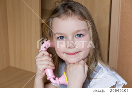Cute girl five years old 20649105