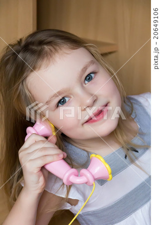 Cute girl five years old 20649106