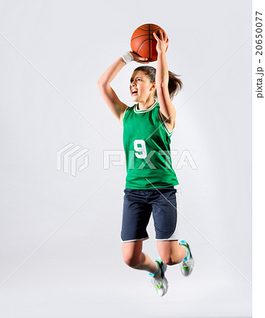 Young girl basketball player 20650077