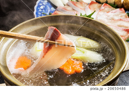 ぶりしゃぶ　Shabu-shabu Japanese food of yellowtail 20650486