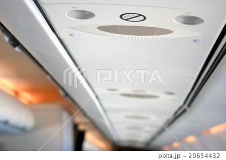 飛行機 旅客機 旅行 一人旅 航空機 キャビン 機内食 フライト / Airplane cabin  20654432