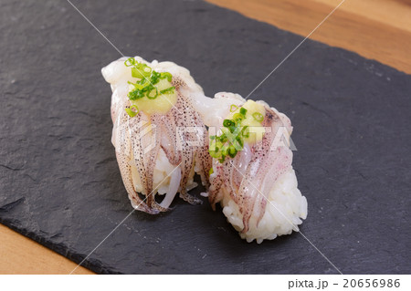 おいしいヤリイカの下足にぎり 20656986