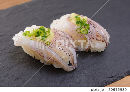 おいしいヤリイカの下足にぎり 20656989