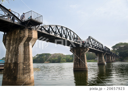 タイ クウェー川鉄橋 20657923