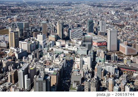 発展する人気の川崎駅前 20659744