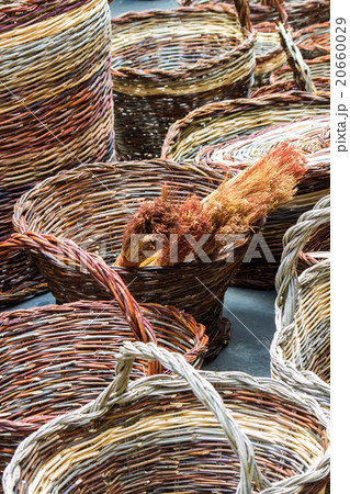 wicker baskets 20660029
