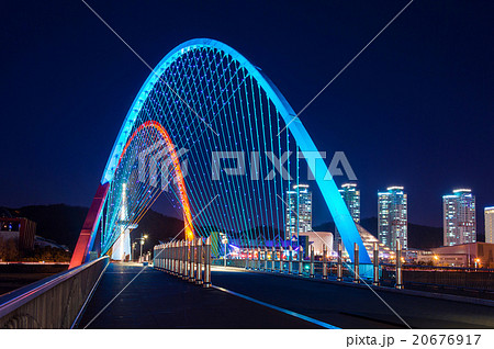 Expro bridge at night in daejeon,korea. Expro bridge at night in daejeon,korea. 20676917
