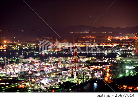 夜の水島工業地帯 岡山県倉敷市 の写真素材
