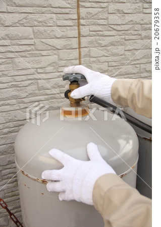 プロパンガスボンベのバルブ 20679358