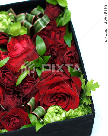 生花のボックスフラワー（薔薇フラワーギフト） 20679368