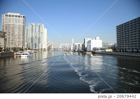 天王洲アイル　京浜運河と屋形船01 20679442