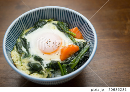 ポパイエッグ丼 20686281