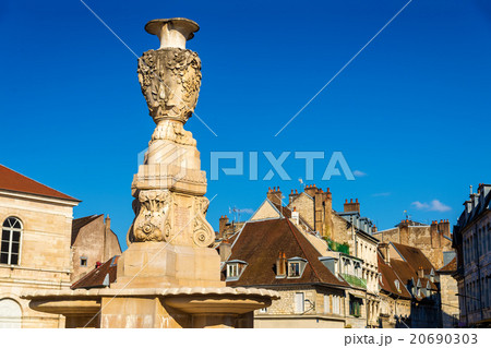 Fontaine de la Place de la Revolution in Besancon 20690303