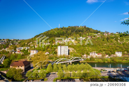 Bridge crossing the Doubs river in Besancon 20690308