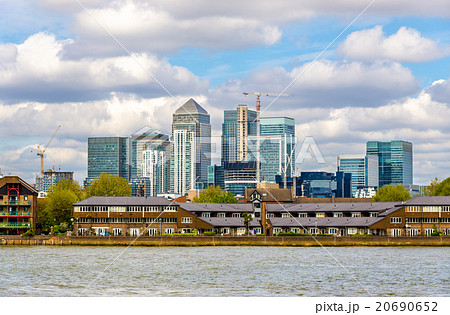 View of Canary Wharf district with the Thames View of Canary Wharf district with the Thames 20690652
