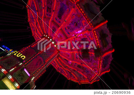 Beautiful merry-go-round at the Oktoberfest  20690936