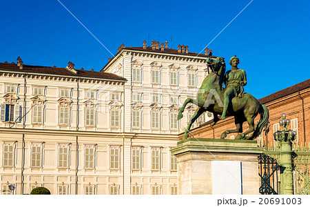 Statue of Dioscuri in Turin - Italy 20691003