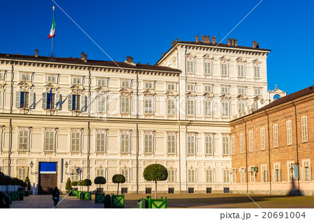 View of the Royal Palace of Turin - Italy 20691004