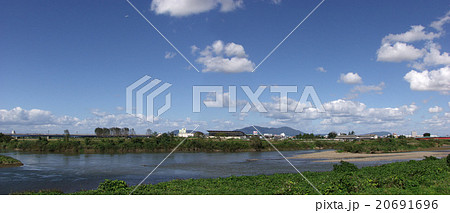 7.13水害前の三条＠信濃川と五十嵐川の合流点から弥彦山を望む（2003年9月30日撮影） 20691696