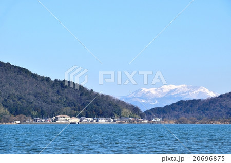 冬の湖上から見る長命寺方面 20696875