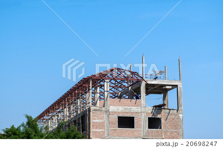 Construction and Roof in progress to new house Construction and Roof in progress to new house 20698247