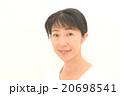 ミドルの女性 20698541