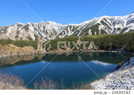 中部山岳国立公園にある日本百名山であり富山県のシンボル　立山とミクリガ池1 20699585